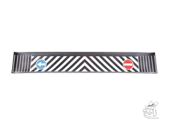 Schwarze PVC Hecksch�rze mit wei�-schwarzen Streifen, blauem Pfeil und rotem Verbotsschild.