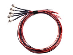 Set schraubbarer LED-Spots f�r LKW-Innenbeleuchtung, aus Metall mit rot-schwarzen Kabeln.