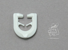 Wei�er Kunststoff-Gardinengleiter f�r LKW-Vorh�nge mit T-Schiene.