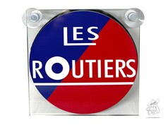 Quadratischer Leuchtkasten mit blau-rotem Rundschild "Les Routiers" in Acrylhalterung und Saugern.