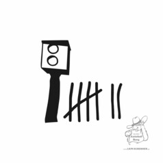 Schwarzer Aufkleber mit einer stilisierten Radarkamera und sieben Strichen daneben.