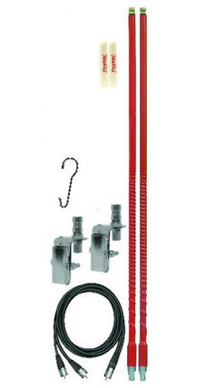 Rotes Fire Stik Antennenset aus Fiberglas mit zwei Antennen, Halterungen und Kabel.