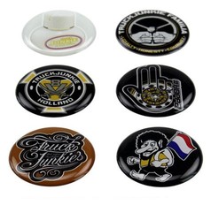 Set aus 3D Truckjunkie Aufklebern mit gl�nzender Oberfl�che. Verschiedene runde und ovale Motive, darunter Schriftz�ge.