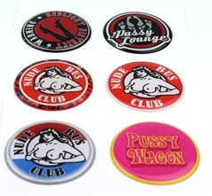 Set aus runden, gl�nzenden 3D-Aufklebern mit verschiedenen farbigen "+18" Motiven und Texten.