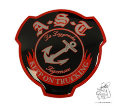 3D Aufkleber AST: Schwarz-rotes Design mit silbernem Anker und dem Schriftzug "Keep on Trucking".