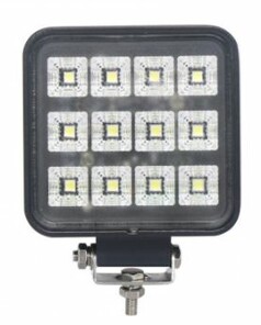 Quadratische LED Arbeitsleuchte mit schwarzem Aluminiumgeh�use und mehreren LEDs, dazu eine silberne Montagehalterung.