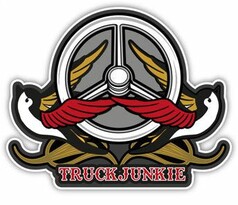 TJ Aufkleber: Silbernes Lenkrad mit zwei schwarzen Schwalben, roten Fl�geln und dem Schriftzug 