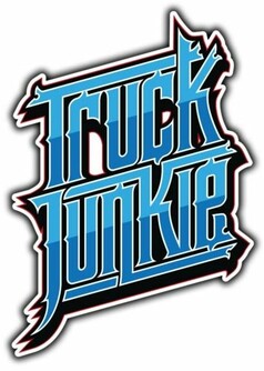 Blauer "TRUCK JUNKIE" Schriftzug Aufkleber aus gl�nzender Selbstklebefolie.
