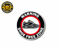 Runder TJ Aufkleber "Warning Shoe Free Zone" aus Selbstklebefolie. Zeigt ein Schuhsymbol in Schwarz, Rot und Wei�.