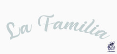 Grauer Glas Dekor Aufkleber mit dem geschwungenen Schriftzug "La Familia".