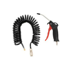 Eine schwarze Tekson Luftpistole mit rotem Abzug und ein schwarzes Spiralkabel liegen auf wei�em Grund.