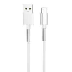 Wei�es USB-A zu USB Typ-C Ladekabel mit silbernen Metallverst�rkungen an den Steckern.