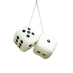 Wei�e, flauschige Duftw�rfel "Funky Dice" mit schwarzen Punkten h�ngend.