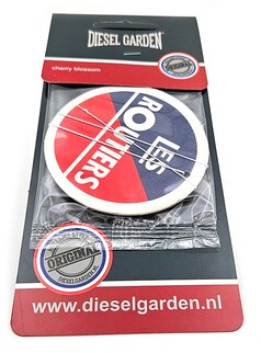 Verpackter, runder Lufterfrischer Les Routiers in Rot und Blau mit Cherry Blossom Duft.