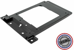 Tiefe Sitzkonsole aus schwarzem, pulverbeschichtetem Metall mit rechteckiger �ffnung und Befestigungsl�chern.