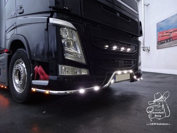 Eckrohre (Paarpreis) passend f�r Volvo FH 4 Strong mit LED