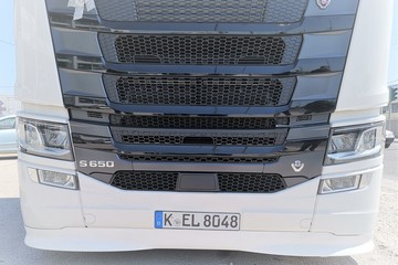 GFK Spoiler/Sto�stangenverl�ngerung passend f�r Scania New Generation - tiefe Sto�stange