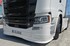 Wei�er Scania New Generation LKW mit montiertem GFK Spoiler/Sto�stangenverl�ngerung an der tiefen Sto�stange.
