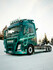 Trux Frontschutzb�gel Highway aus glattem, lackiertem Aluminium mit Zusatzscheinwerfern an einem Volvo FH4+5 LKW.